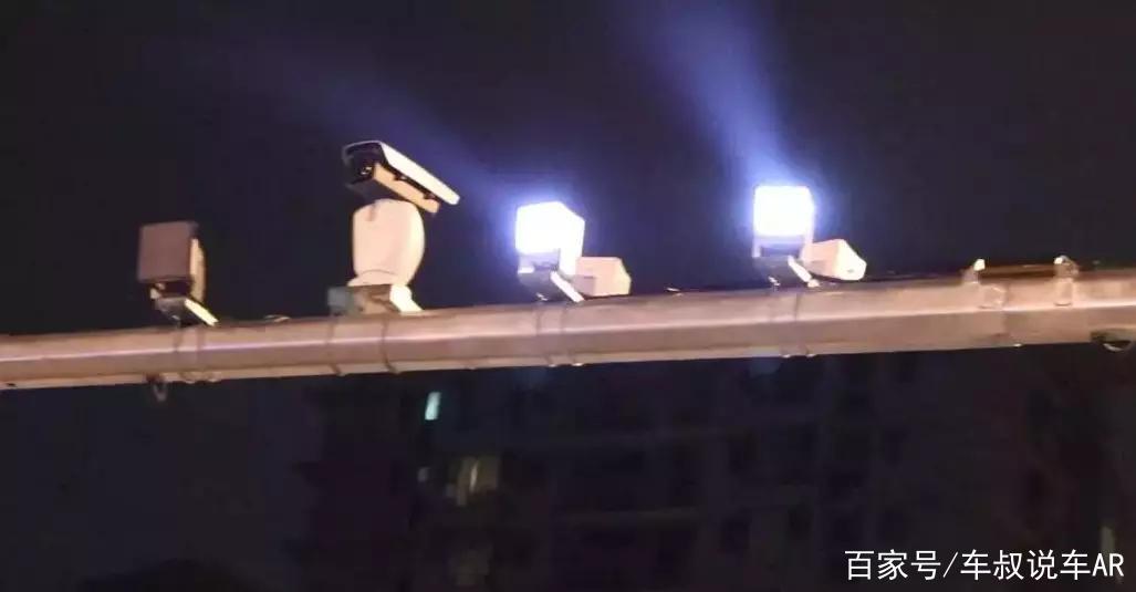 监控补光灯夜里一直闪