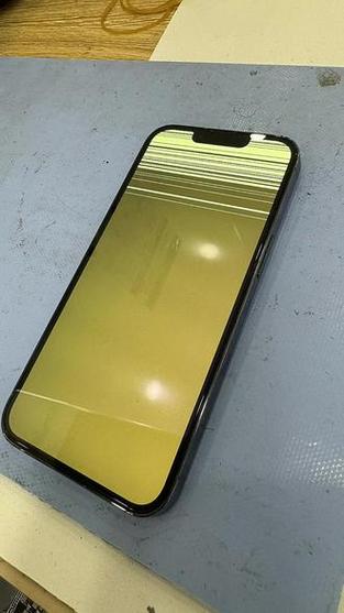 iPhone13pro黄屏