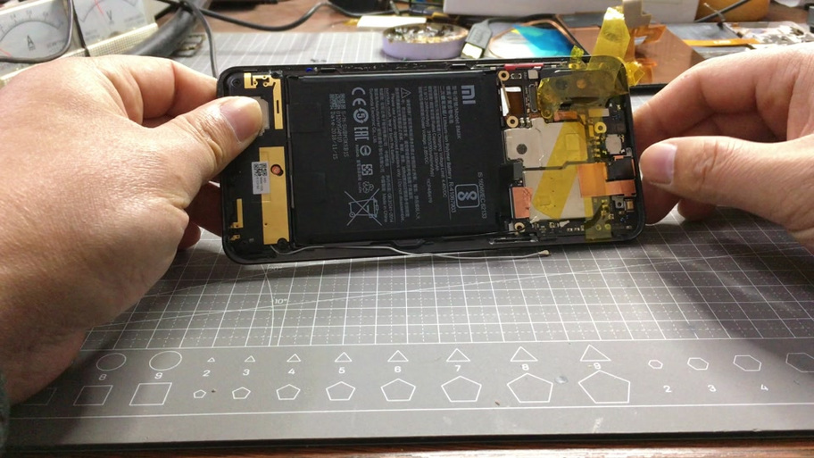 屏幕排线怎么更换