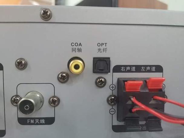 蓝牙接收器如何接到音箱上