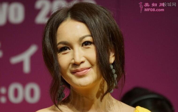 温碧霞为什么不生小孩呢