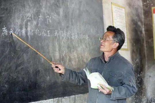 支教妈妈从拒绝到接受是什么书