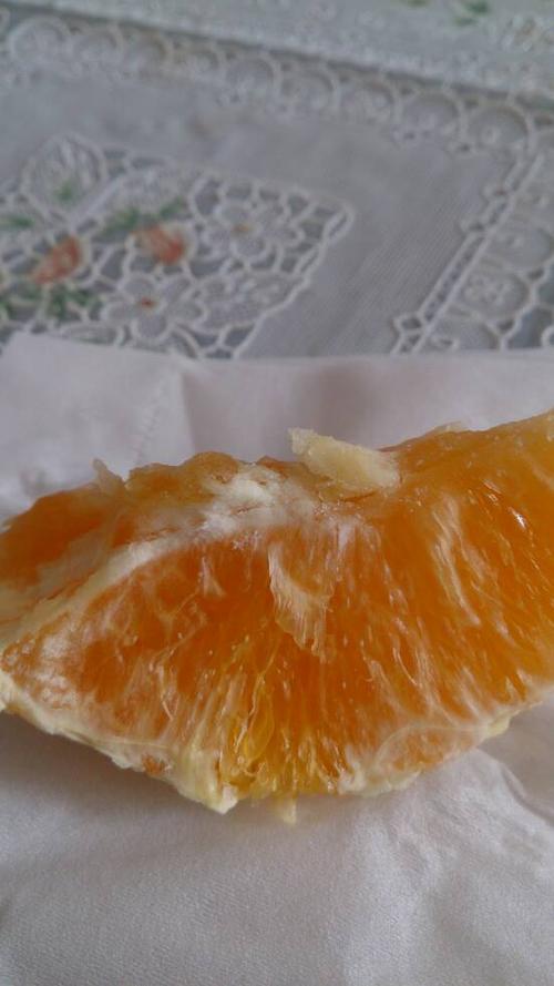 橙子切开有白点怎么回事