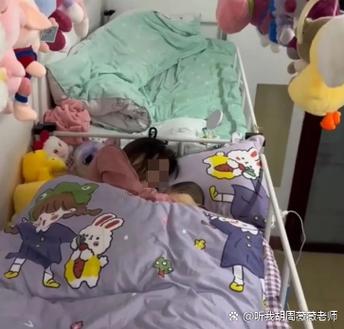 《哺乳全宿舍》by只吃素讲了什么