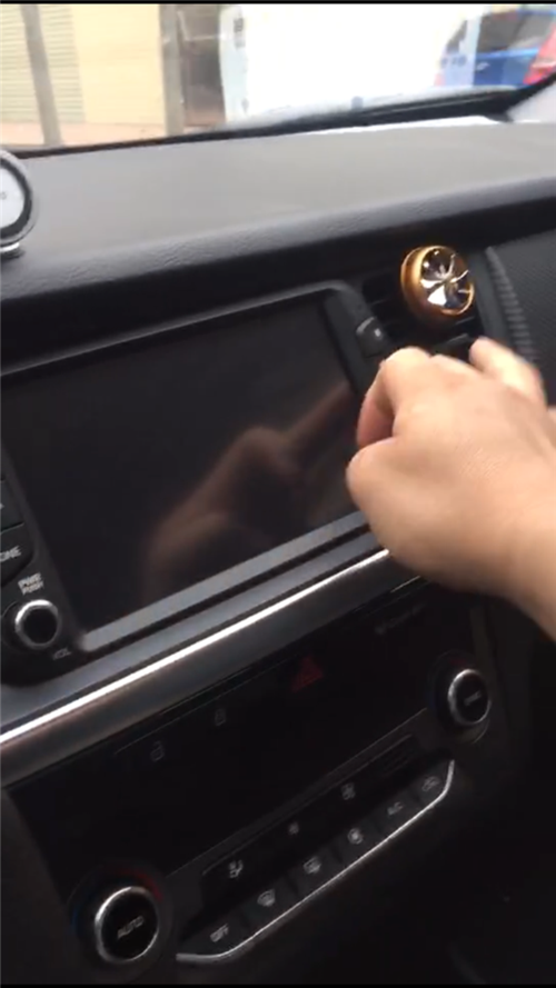 carplay黑屏重启