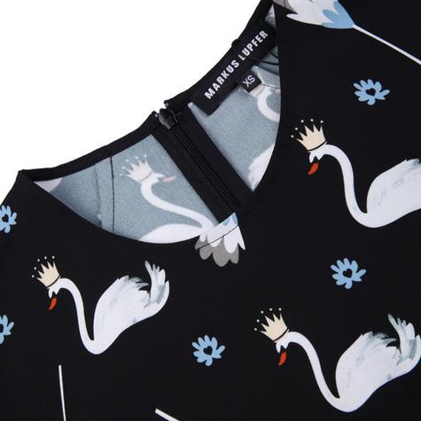 有天鹅图案的衣服牌子
