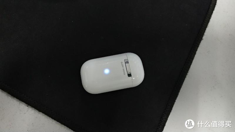 蓝牙耳机放入充电仓后没有亮灯