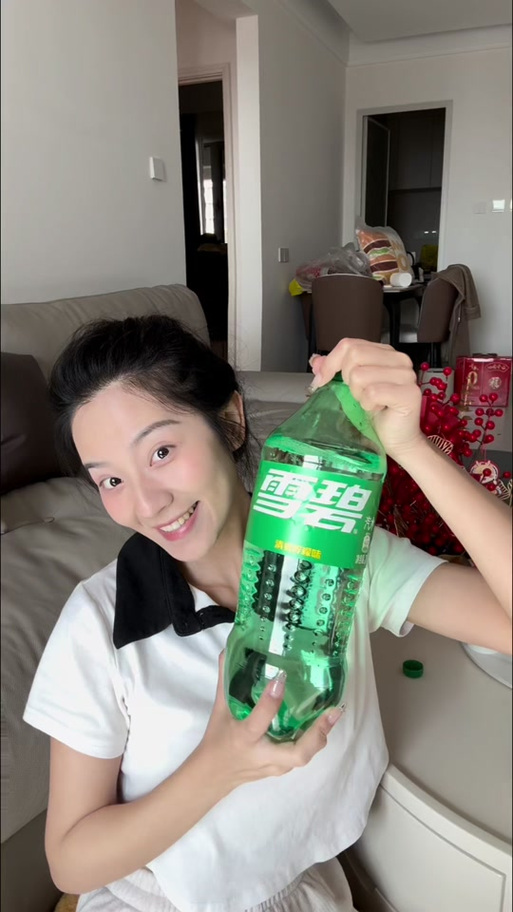 雪碧过年广告