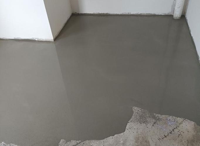 水泥地面高了能削平吗