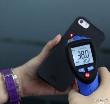 手机发烫闪退是什么原因