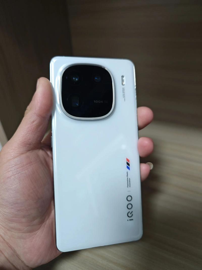 iqoo12有超声波指纹吗