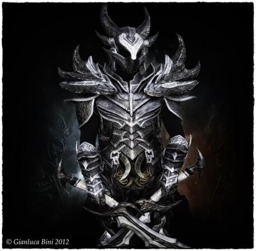 黑色恶魔和蔚蓝战甲哪个好
