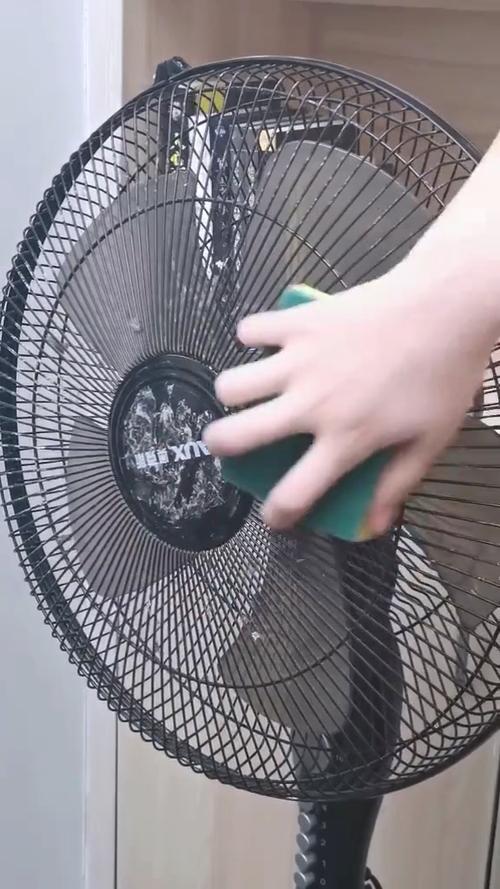 电风扇怎么清洗