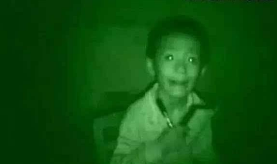 晚上看东西比白天清楚是怎么回事