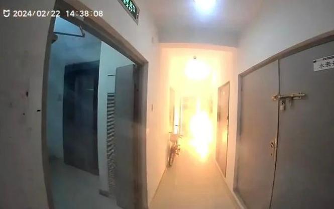 电池爆炸视频截图3