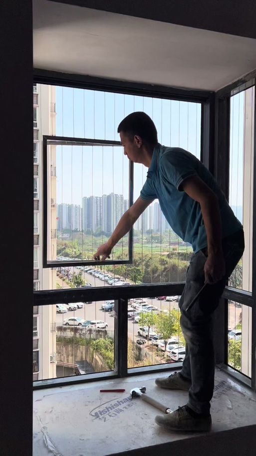 阳台装逃生装罝