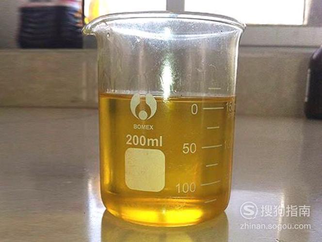 笔油弄衣服上怎么去除