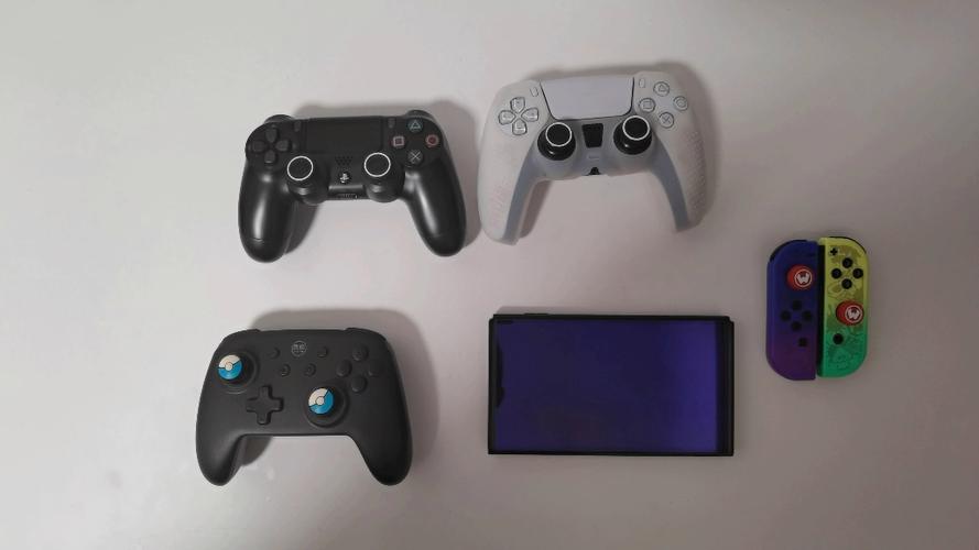Switch连三个手柄