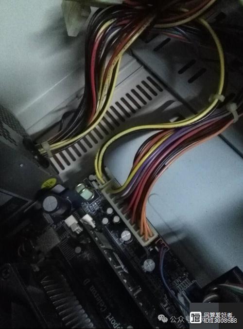 插上独显开不了机,拔掉能开机