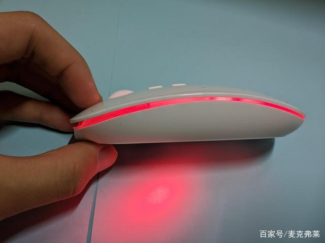 鼠标红灯连续闪烁