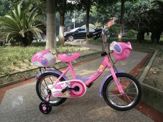 小孩自行车
