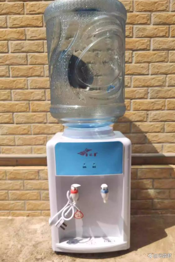 饮水机里水反复烧开还能喝吗