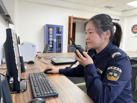 特警辅警