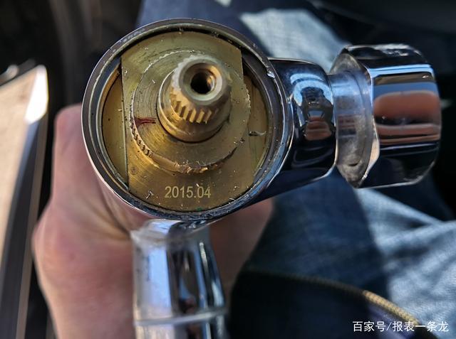 花洒手柄怎么拆卸