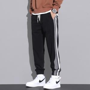运动裤配什么鞋子男