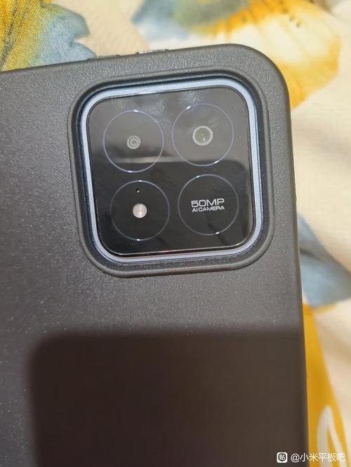 苹果6s摄像头旁边的小孔是干嘛的