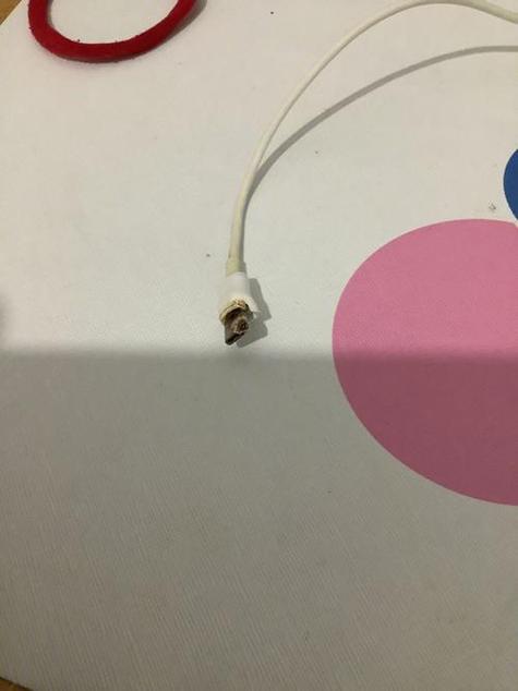 手机数据线接口烧焦什么原因