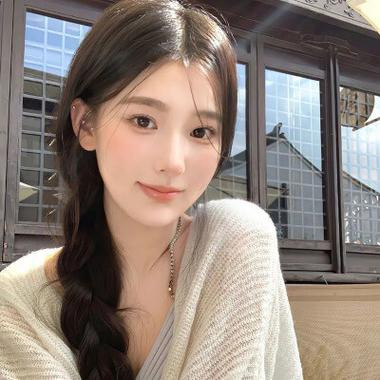 女生脸上有奶油头像