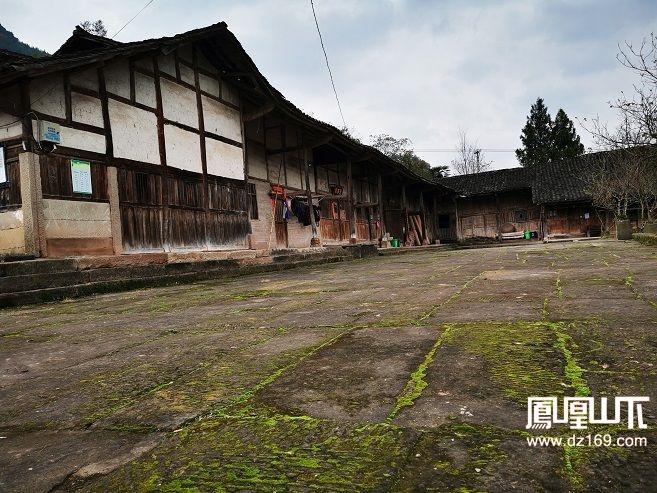 达州凤凰山下论坛下载
