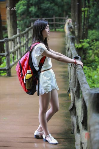 张家界美女导游