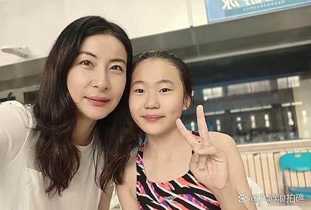 怎样把合影去掉一个人