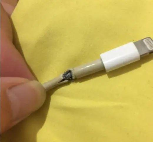 手机充电时数据线一碰就掉截图2