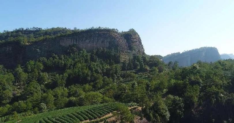 坑涧是什么意思