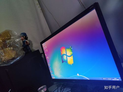 电脑显示器泛红