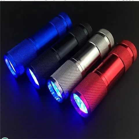 验钞紫光灯