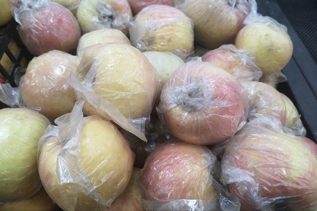 套塑料袋的苹果有毒吗