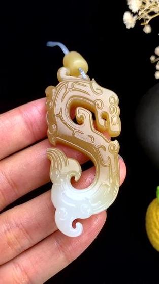 仿古龙适合什么人佩戴