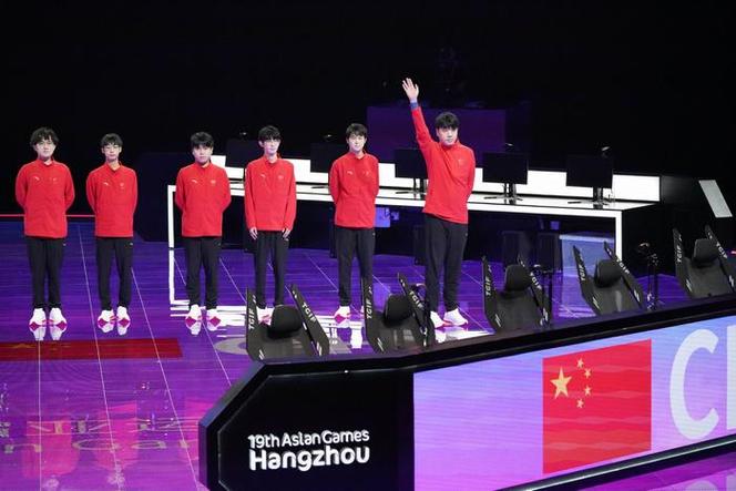 中国电竞队夺冠回顾截图3