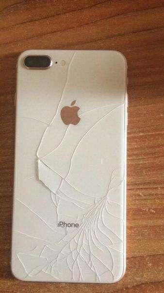 8p屏幕碎了换一个多少钱