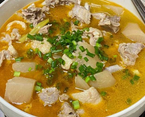 重庆正宗酸萝卜老鸭汤