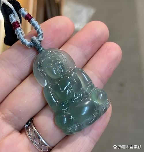 翡翠油青适合什么人戴