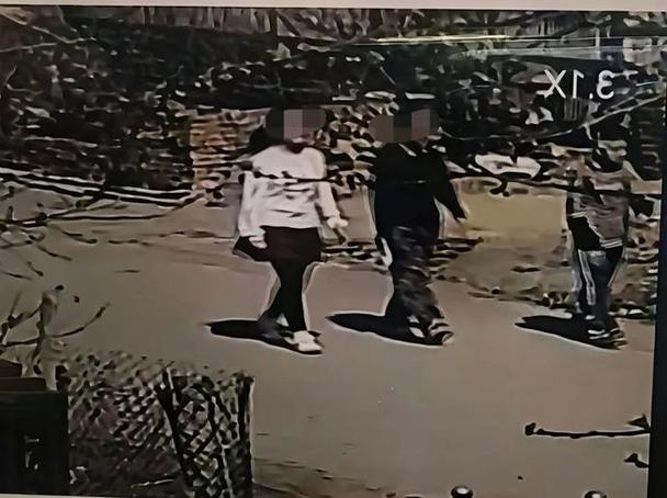警方回应俩女孩去超市失踪