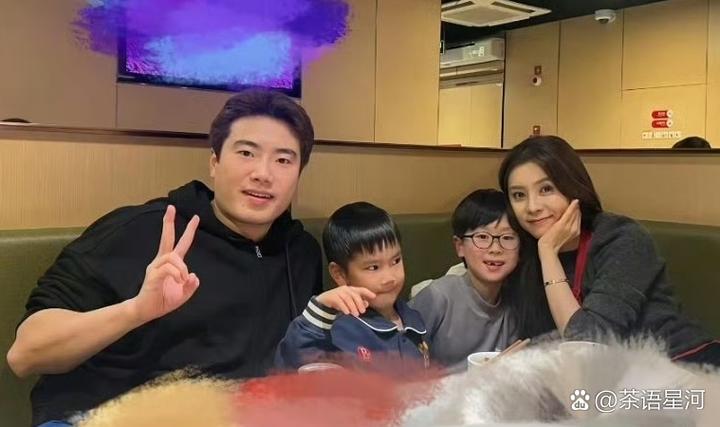 梁靖崑奚美丽