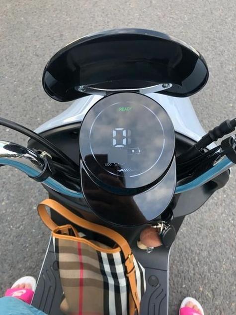 电动车显示屏关不了