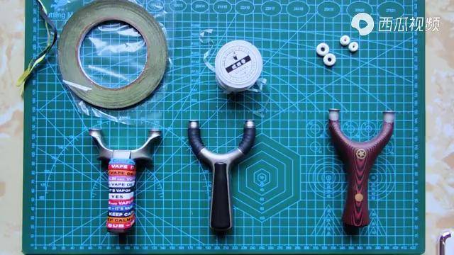 圆头弹弓怎样绑皮筋视频截图3