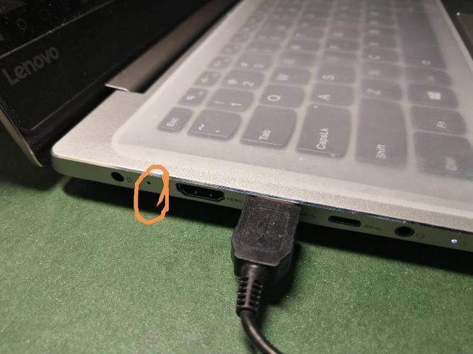 电脑关机灯一直亮